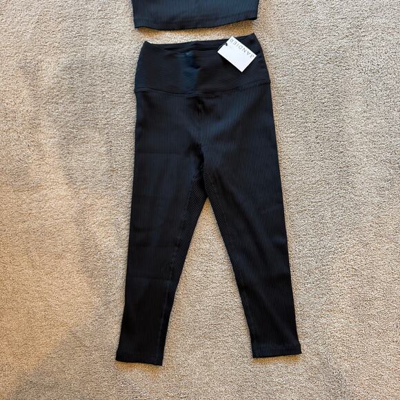 Year of Ours Ribbed Capri Leggings Black – Size S – Flattering & Comfortable - Picture 4 of 6